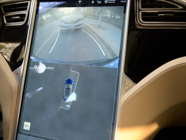 車主說車：女車主為何花70萬買一臺續航400公里的進口電動車？