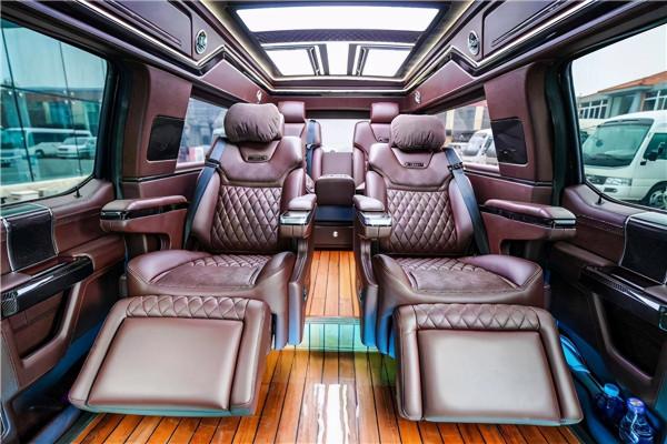 最新款福特F150改裝七座勇猛者SUV,越野商務豪華型商務車 最新款福特F150改裝七座勇猛者SUV,越野商務豪華型商務車