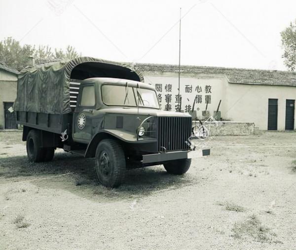 部隊被打散,副司令假扮國軍少校成功脫險,見到董必武放聲大哭 部隊被打散,副司令假扮國軍少校成功脫險,見到董必武放聲大哭