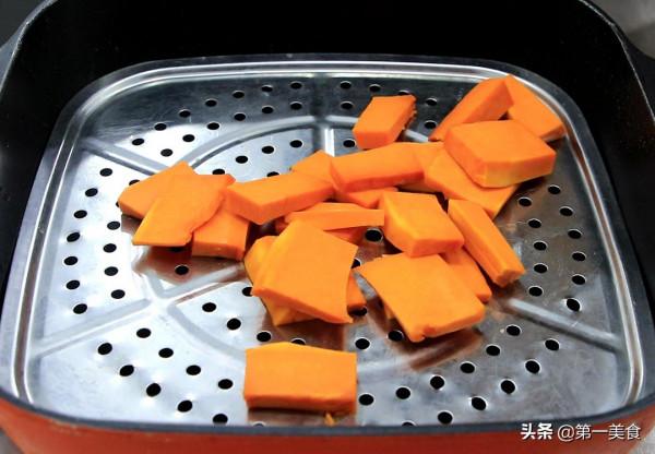 南瓜這樣做太好吃了,簡單一烙,香酥柔軟又解饞,做一盤不夠吃 南瓜這樣做太好吃了,簡單一烙,香酥柔軟又解饞,做一盤不夠吃