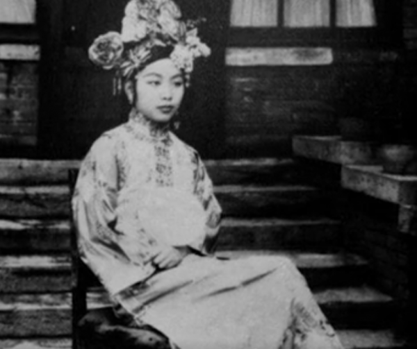 杜月笙幼子披露孟小冬爭寵：會用心計，會說笑話，很討杜月笙喜歡