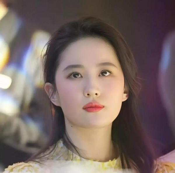 無可挑剔的劉亦菲