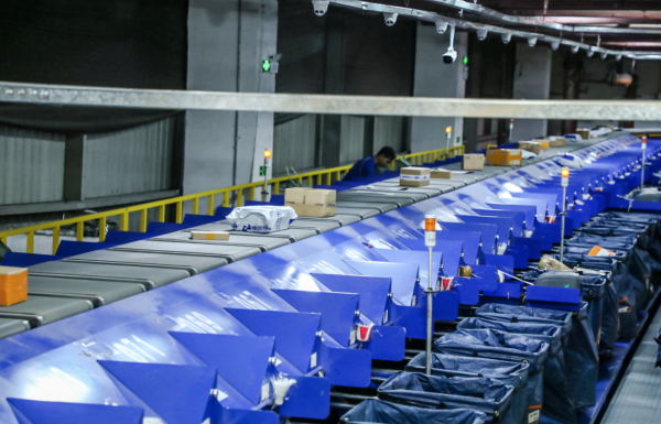 迎戰雙11旺季,快遞企業紛紛投入“硬科技” 迎戰雙11旺季,快遞企業紛紛投入“硬科技”