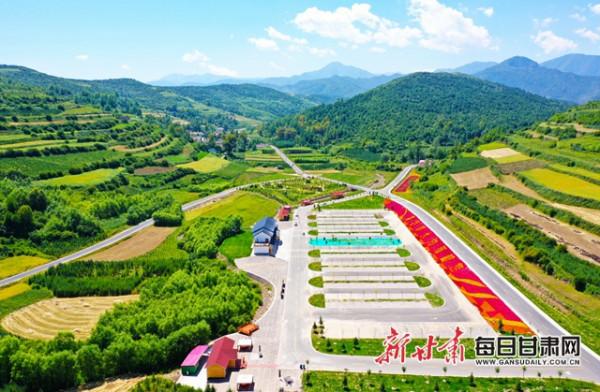 由“綠”變“富”的納溝村