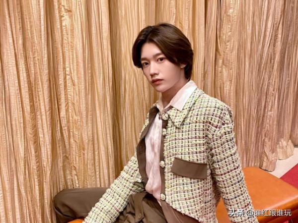 當紅男愛豆孫瀅皓在機場被路人吐槽:大老爺們跟娘們似的 當紅男愛豆孫瀅皓在機場被路人吐槽:大老爺們跟娘們似的