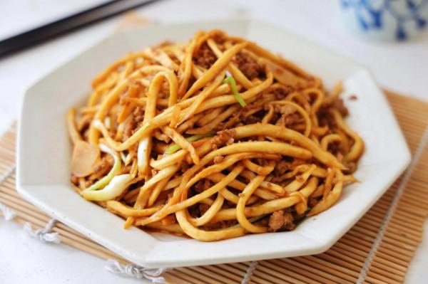 天氣熱不知道吃什麼，這樣的家常小炒一定要試試，開胃下飯