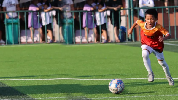 “10後足球小將”張董：9歲小將奪冠後哭泣，中國足球未來可期