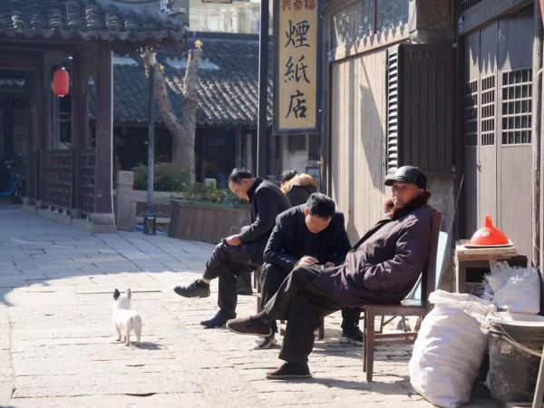 江蘇蘇州有個令人可惜的古鎮，原生態不要門票，被兩根大煙囪毀了