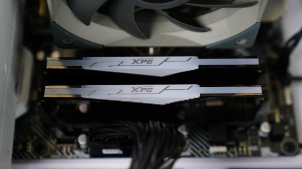 顏值不俗，效能不錯—換一個選擇，XPG龍耀D50 ROG款測試體驗