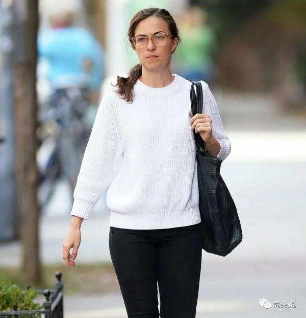 喬布斯小女兒走秀,長女從小被嫌棄,“富養”vs“棄養”差別大.. 喬布斯小女兒走秀,長女從小被嫌棄,“富養”vs“棄養”差別大..