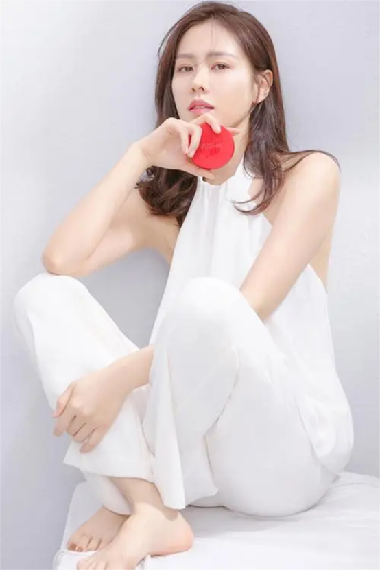 39歲玄彬近照曝光，現身拍攝雜誌，狀態堪稱行走的荷爾蒙