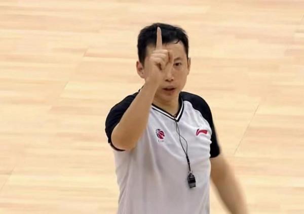 111-108!廣東男籃險勝四川,裁判關鍵判罰惹爭議 111-108!廣東男籃險勝四川,裁判關鍵判罰惹爭議