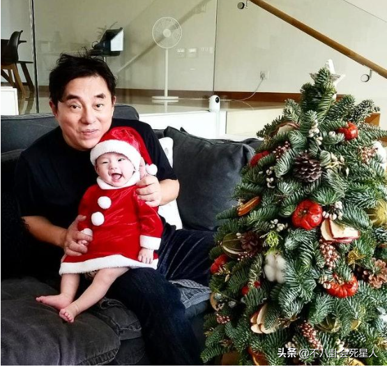 癱瘓靠救濟，老來得子，定居國外，9位香港歌壇天王命運大不同