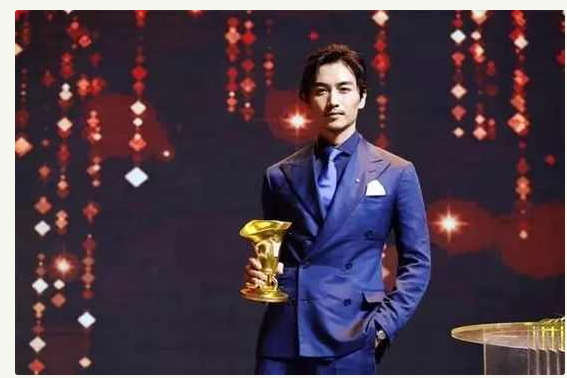 從“一線小生”到“糊咖”,結婚後的陳曉,就這樣改寫了他的結局 從“一線小生”到“糊咖”,結婚後的陳曉,就這樣改寫了他的結局