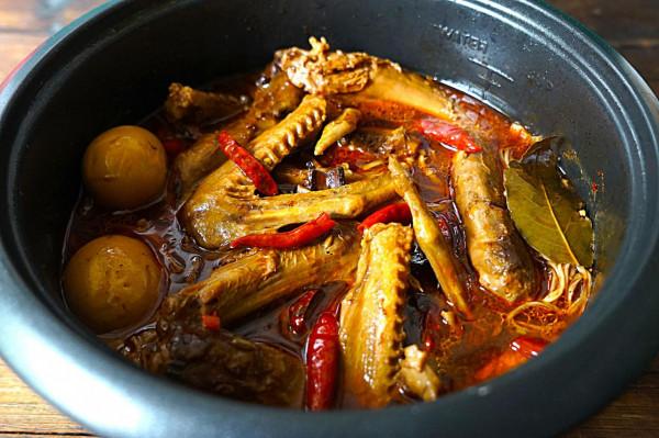 入秋後，快來跟著做法，給家人滷一鍋絕味解解饞，吃一次念念不忘