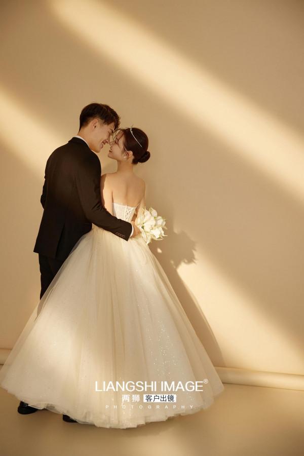 拍了才知道多美的光影婚照，氛圍感直接拉滿