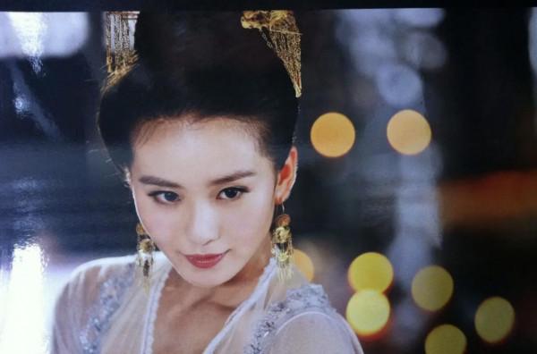 女神劉詩詩的好命人生，和她生命中最愛的一個男人