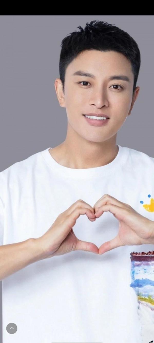 影壇帥哥高畫質照～賈乃亮