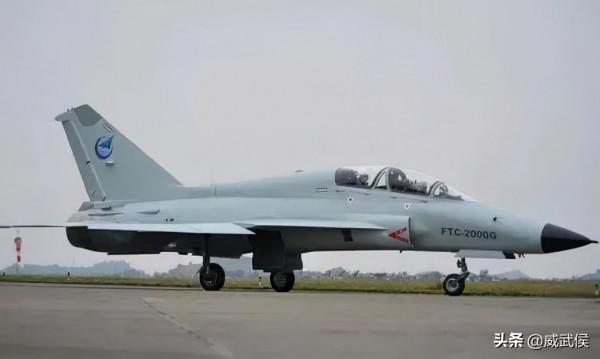 迪拜航展上兩大國產教練機，換了面板有點狠
