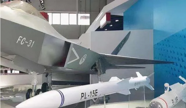 &OpenCurlyDoubleQuote;太行版&rdquo;殲-11B高調亮相，曾與美軍上演激烈對峙