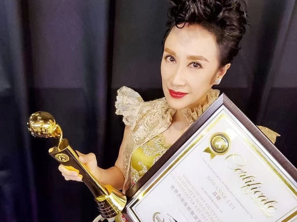 57歲知名港星滯留美國超3周!輾轉買機票稱好無奈,共損失幾十萬 57歲知名港星滯留美國超3周!輾轉買機票稱好無奈,共損失幾十萬