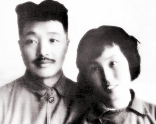 1955年授銜時,元帥夫人被授予軍銜,都是誰,擔任什麼職務 1955年授銜時,元帥夫人被授予軍銜,都是誰,擔任什麼職務