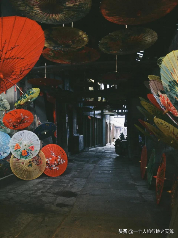 苦等5年終通高鐵！這座比成都還巴適的酒城，為了吃也要去一趟