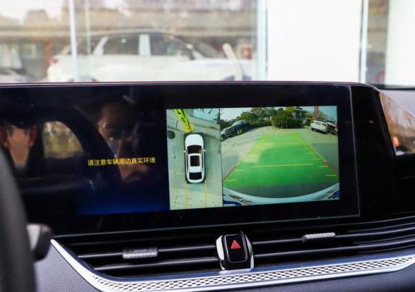 售9.99-13.99萬元，動感外觀+寬適空間，奔騰B70還是家庭用車首選