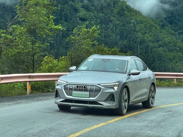 試駕奧迪e-tron Sportback:充電40分鐘,撒歡爬了座3200米高的山 試駕奧迪e-tron Sportback:充電40分鐘,撒歡爬了座3200米高的山