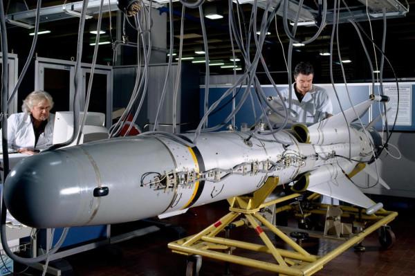 1958年一浙江農民勞作，在地裡發現響尾蛇導彈，蘇聯竟然上門討要