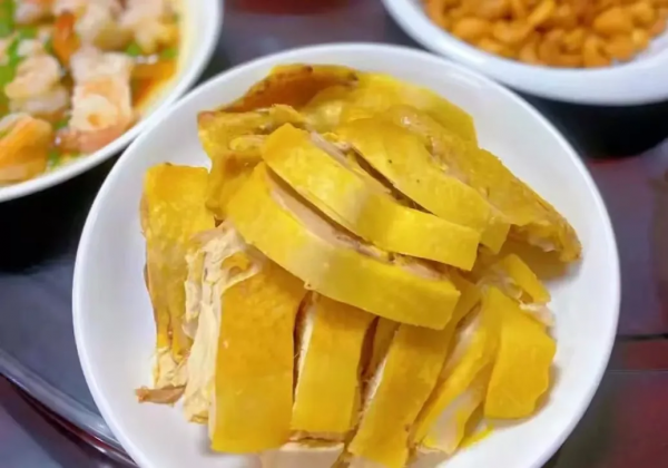 孃家人來做客，做幾道菜招待，弟弟說：真豐盛！可以做老闆了