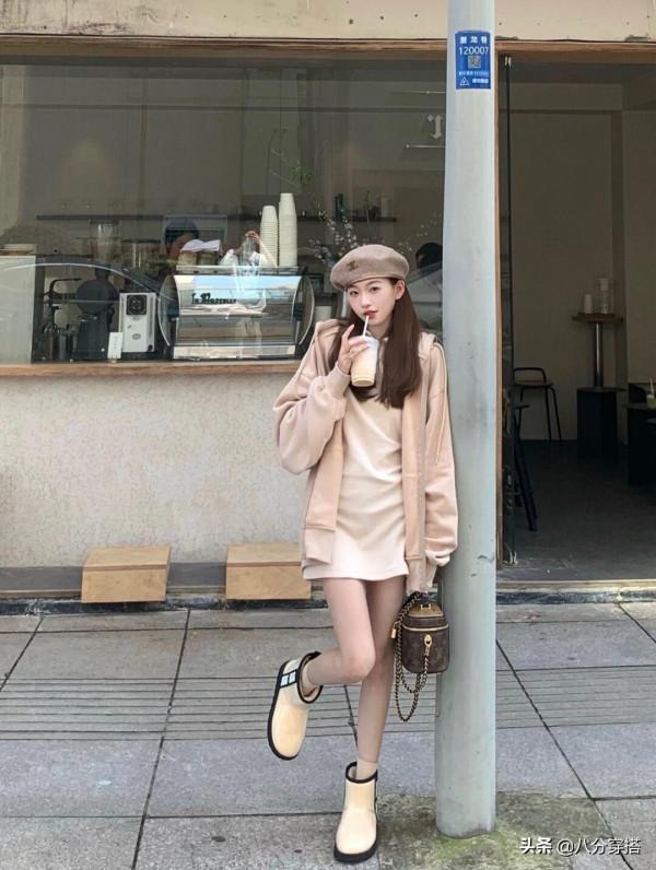 “小個子”早秋別亂穿，看這些揚長避短的小技巧，時尚洋氣顯腿長