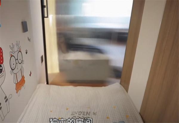 主婦囤物上癮!50㎡家堆滿雜物吊頂塞滿衛生紙,家人苦不堪言 主婦囤物上癮!50㎡家堆滿雜物吊頂塞滿衛生紙,家人苦不堪言