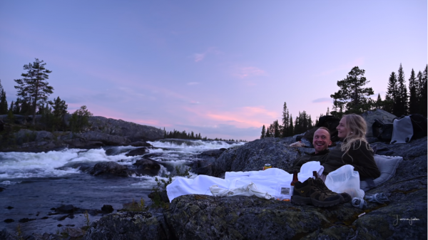 “北歐李子柒”喬娜堪稱人生贏家：坐擁百萬粉絲，愛人陪伴在側