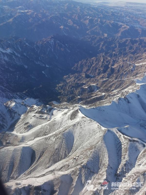 在新疆乘飛機千萬別睡著,怕你錯過一張張屏保 在新疆乘飛機千萬別睡著,怕你錯過一張張屏保