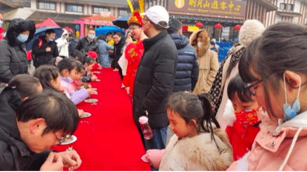 溫暖過年嘉遊贛，千人滑雪火爆迎新春