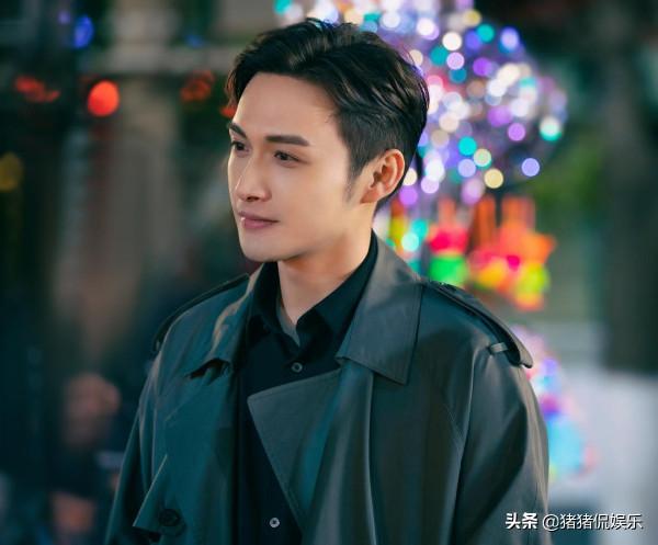 張彬彬攜新劇來襲，搭檔90後人氣小花，看清導演代表作：爆款預定