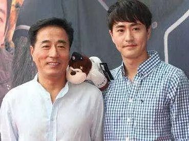 曹穎9歲兒子太帥氣，挑著父母優點長，堪稱圈中有潛質“星二代”