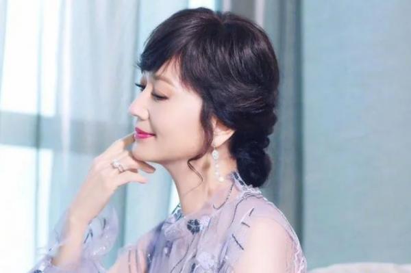 《新白娘子傳奇》29年，有人流產有人離世，8位主演現狀差距太大