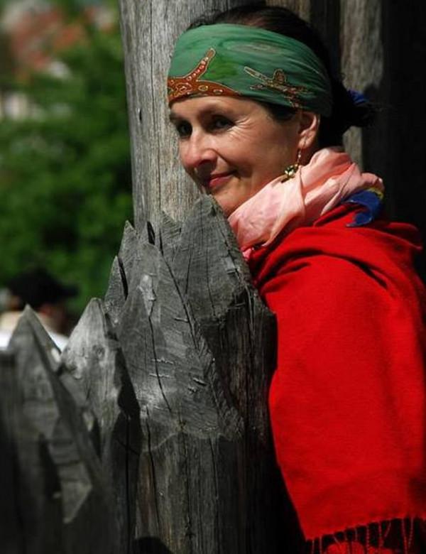 捷克反疫苗女歌手，為出門玩故意感染新冠，還來不及開心就悲劇了