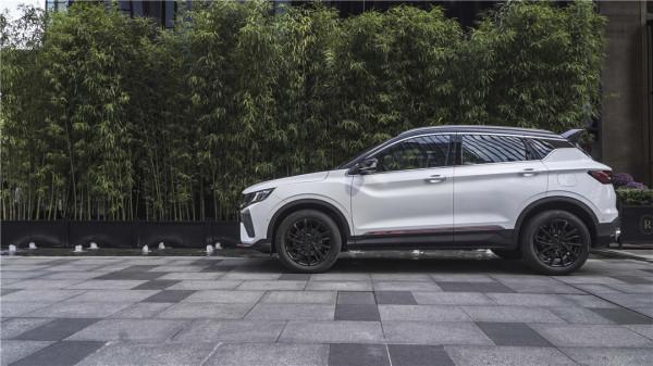 四出排氣+排氣聲浪 頂配不到12萬 全新繽越真帶勁! 四出排氣+排氣聲浪 頂配不到12萬 全新繽越真帶勁!