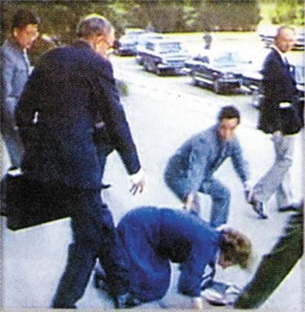 中英香港談判陷僵局,撒切爾以武力威脅,鄧小平:毛主席早已料到 中英香港談判陷僵局,撒切爾以武力威脅,鄧小平:毛主席早已料到