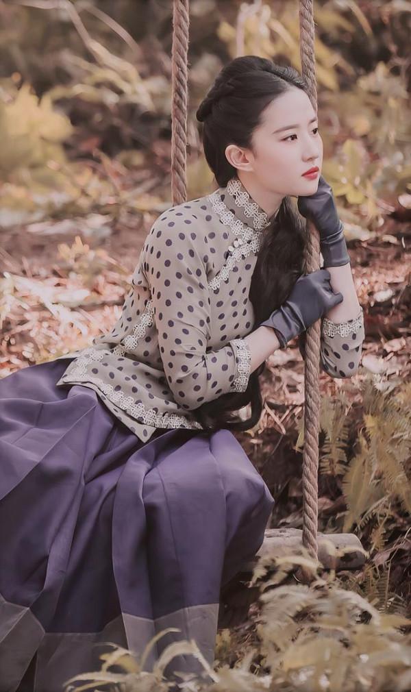 劉亦菲在《南煙齋筆錄》，光是劇照都令人怦然心動