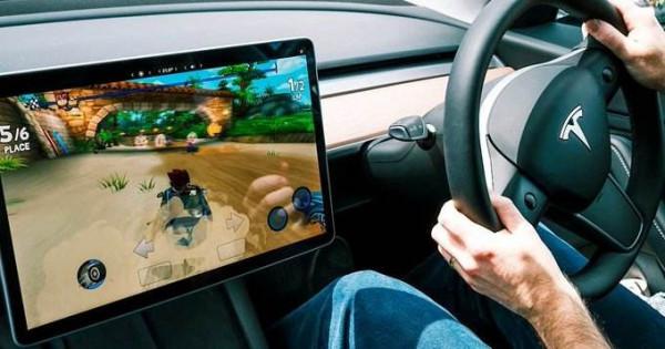 特斯拉叫停自動駕駛這一功能，召回5&period;4萬輛汽車