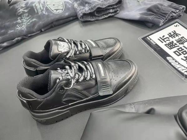 李寧又曝光了一款新板鞋！質感拉滿，還是聯名，比惟吾Pro還要帥