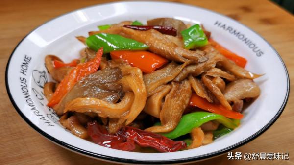 1塊豬肉,1把平菇,做出超下飯的家常菜,葷素都有,鮮香味美 1塊豬肉,1把平菇,做出超下飯的家常菜,葷素都有,鮮香味美