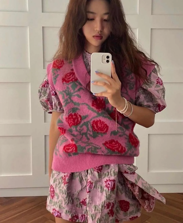 襯衫搭毛背心才是純欲天花板吧