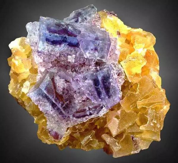 100種漂亮礦石，讓你大開眼界！還有鑑別方法哦