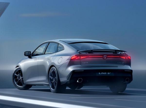 外觀超帥但尺寸不大,長安UNI-V無偽裝實拍圖曝光 外觀超帥但尺寸不大,長安UNI-V無偽裝實拍圖曝光