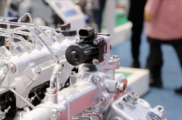 李解柴油機：車用2&period;4L發動機玉柴YCY24，配套銳騏皮卡東風輕卡